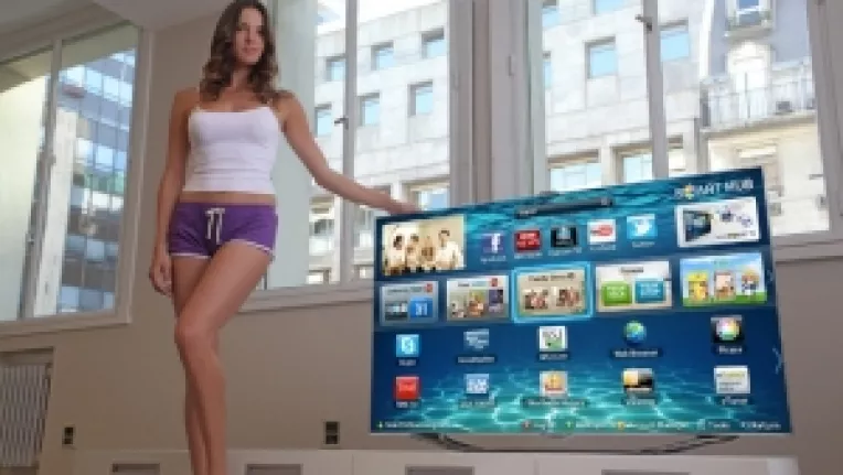 Acces la toate serviciile Xbox si transformarea instant a televizorului intr-unul inteligent, pentru 200 RON