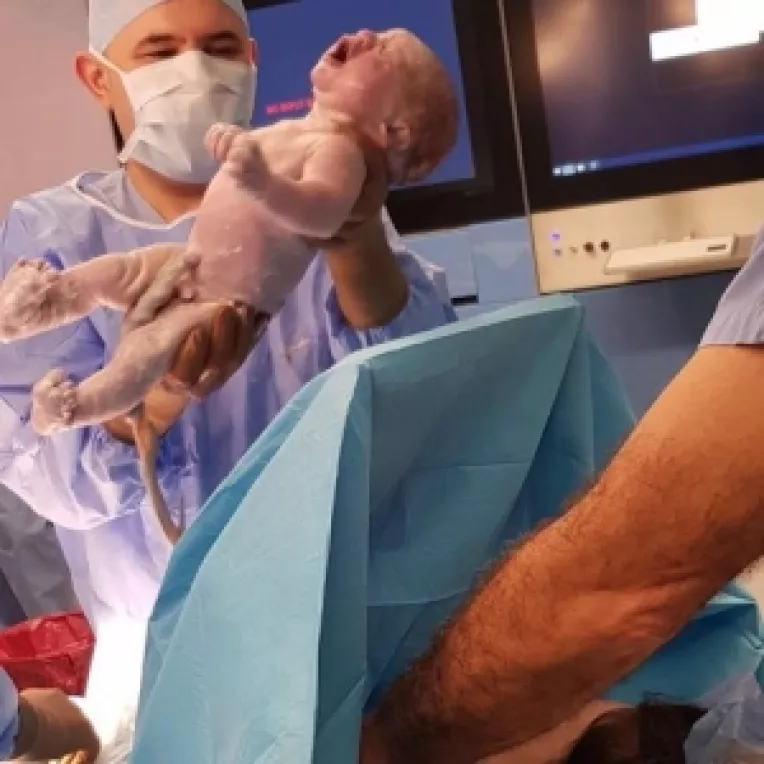 Medicul turc Deniz Usal: Si femeile peste 40 de ani pot deveni mame, prin inseminare sau fertilizare in vitro