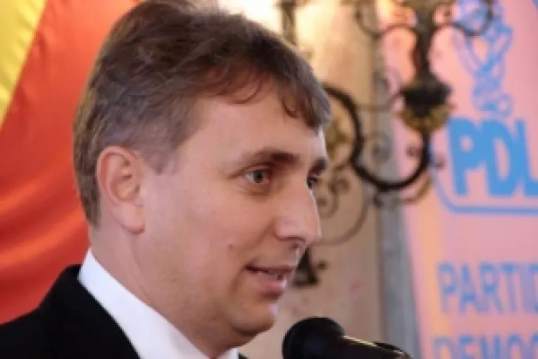 Ministrul Economiei, Lucian Bode, l-a revocat din functie pe directorul general al Transelectrica, Horia Hahaianu