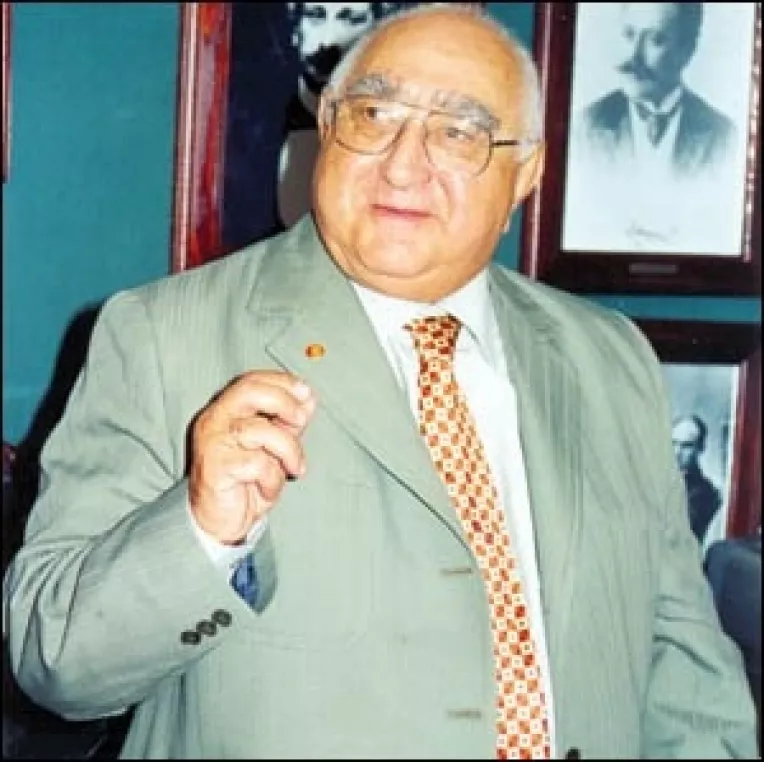 Nume grele in echipa lui Sorin Oprescu: Dinu Sararu si Aurelian Bondrea