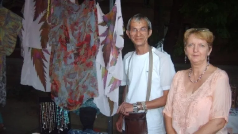 Steluta Alexe: "Coliere din perle si margele si bascute tricotate!"

